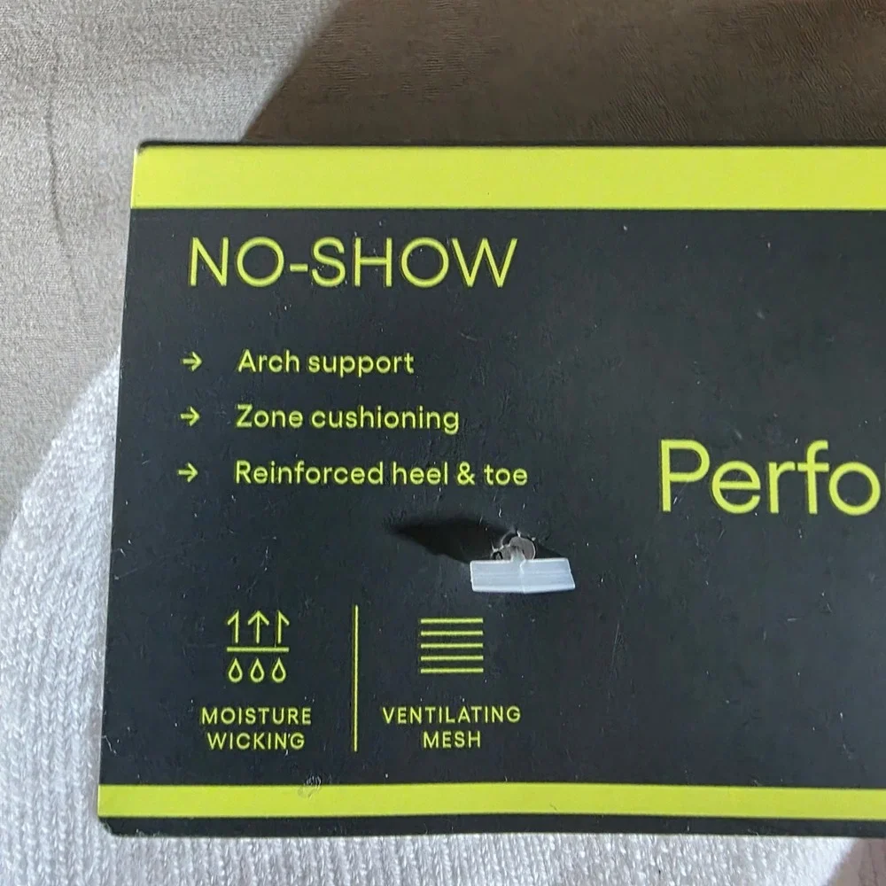 All in Motion Mens Performance No-Show Socks 6 Pack White Shoe Size 6-12 NEW